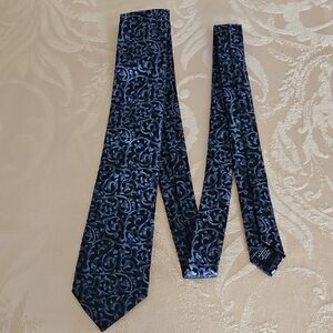 Alfani Elegant Black and Blue Patterned Tie